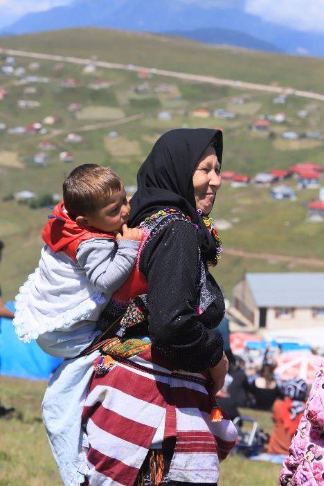 Trabzon'da Kadırga Yayla Şenliğinden renkli görüntüler 14
